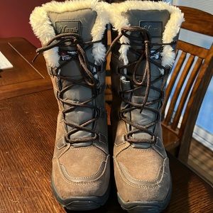 Womens lined winter boots 8.5